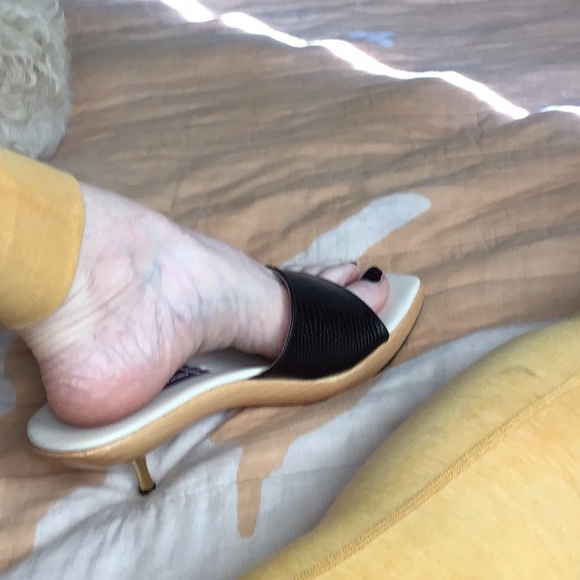 Finaaal RARE ! Gone tomorrow! SALE 🌟⚡️Phyllis Poland wood leather slide! - Picture 4 of 8